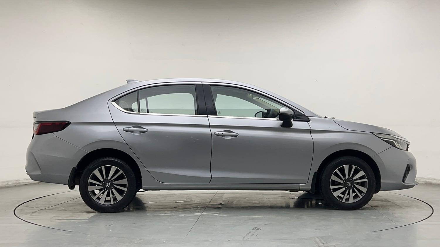 Used 2023 Honda City V Petrol CVT Petrol Automatic exterior RIGHT SIDE VIEW