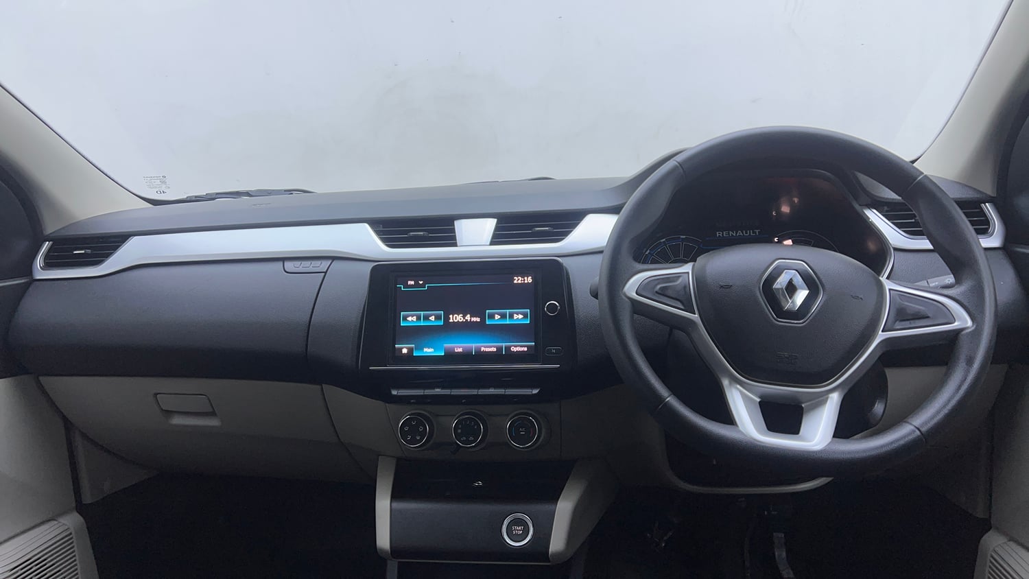 Used 2021 Renault Triber RXZ EASY-R AMT Petrol Automatic interior DASHBOARD VIEW