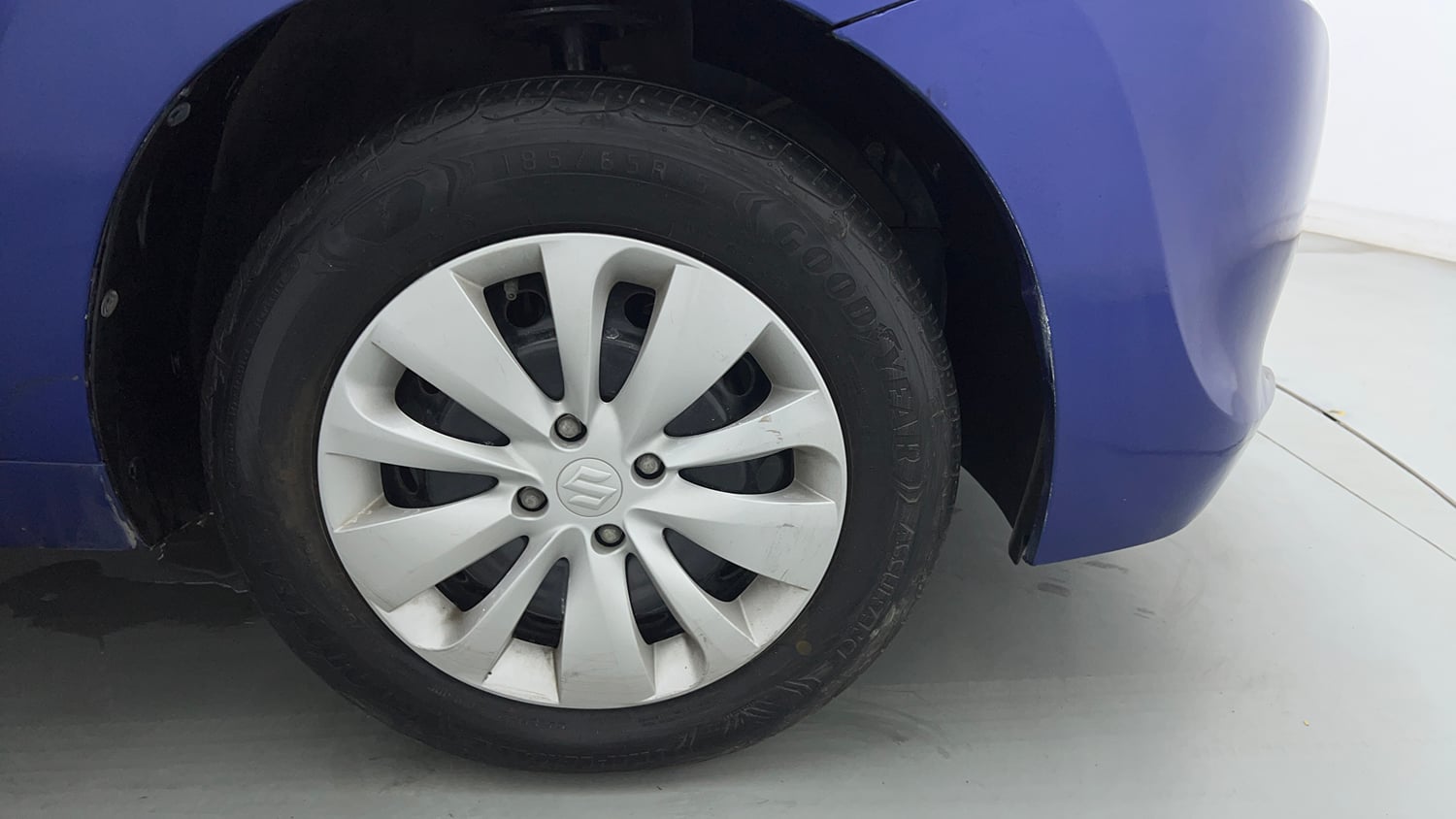 Used 2017 Maruti Suzuki Baleno Delta 1.2 Petrol Manual tyres RIGHT FRONT TYRE RIM VIEW