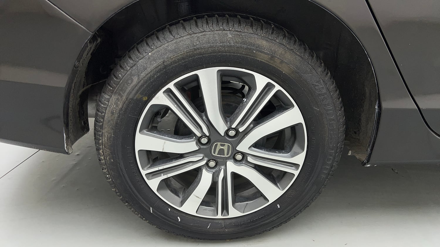 Used 2019 Honda City SV Petrol Petrol Manual tyres RIGHT REAR TYRE RIM VIEW