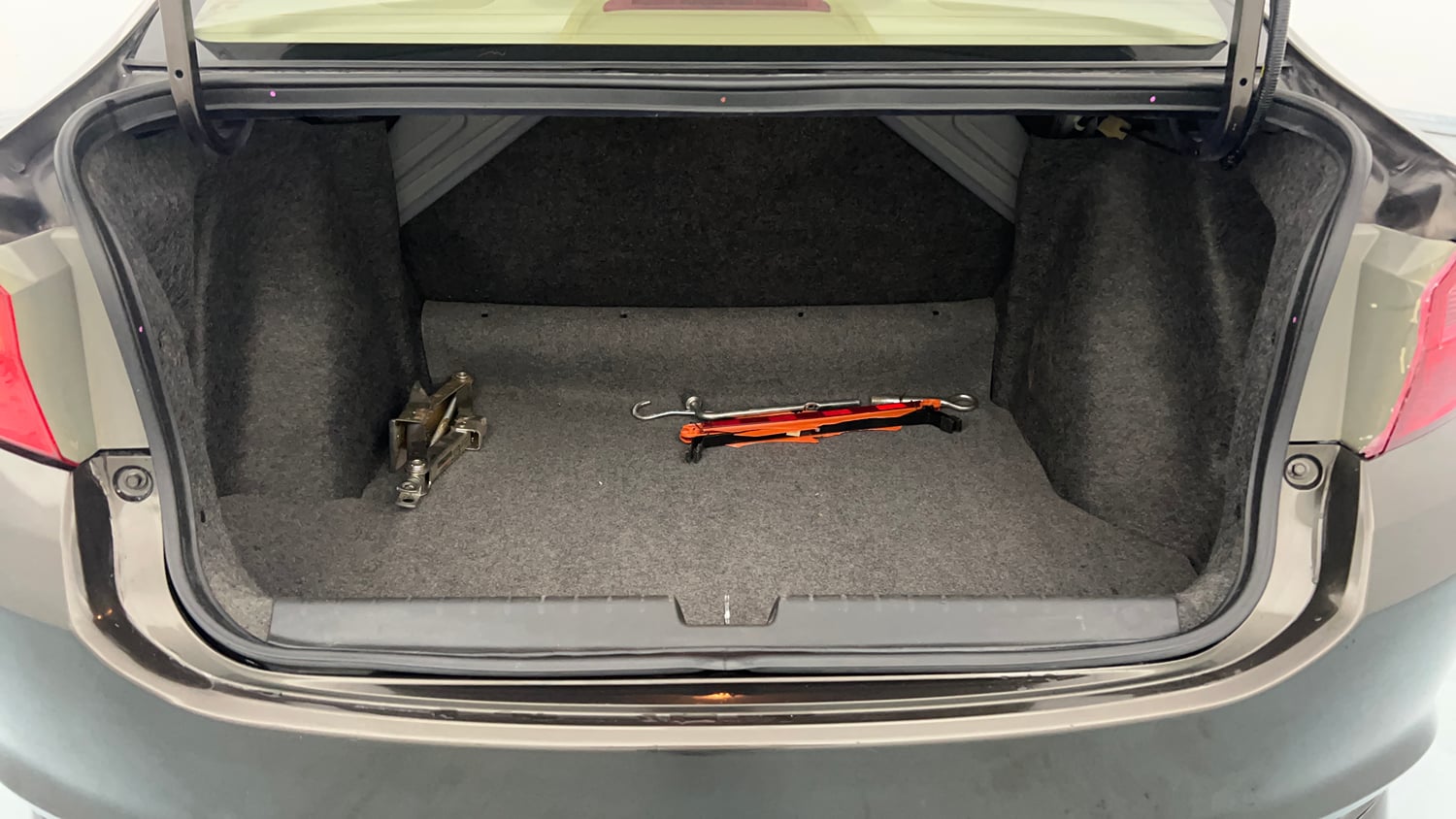 Used 2018 Honda City VX Petrol Petrol Manual interior DICKY INSIDE VIEW
