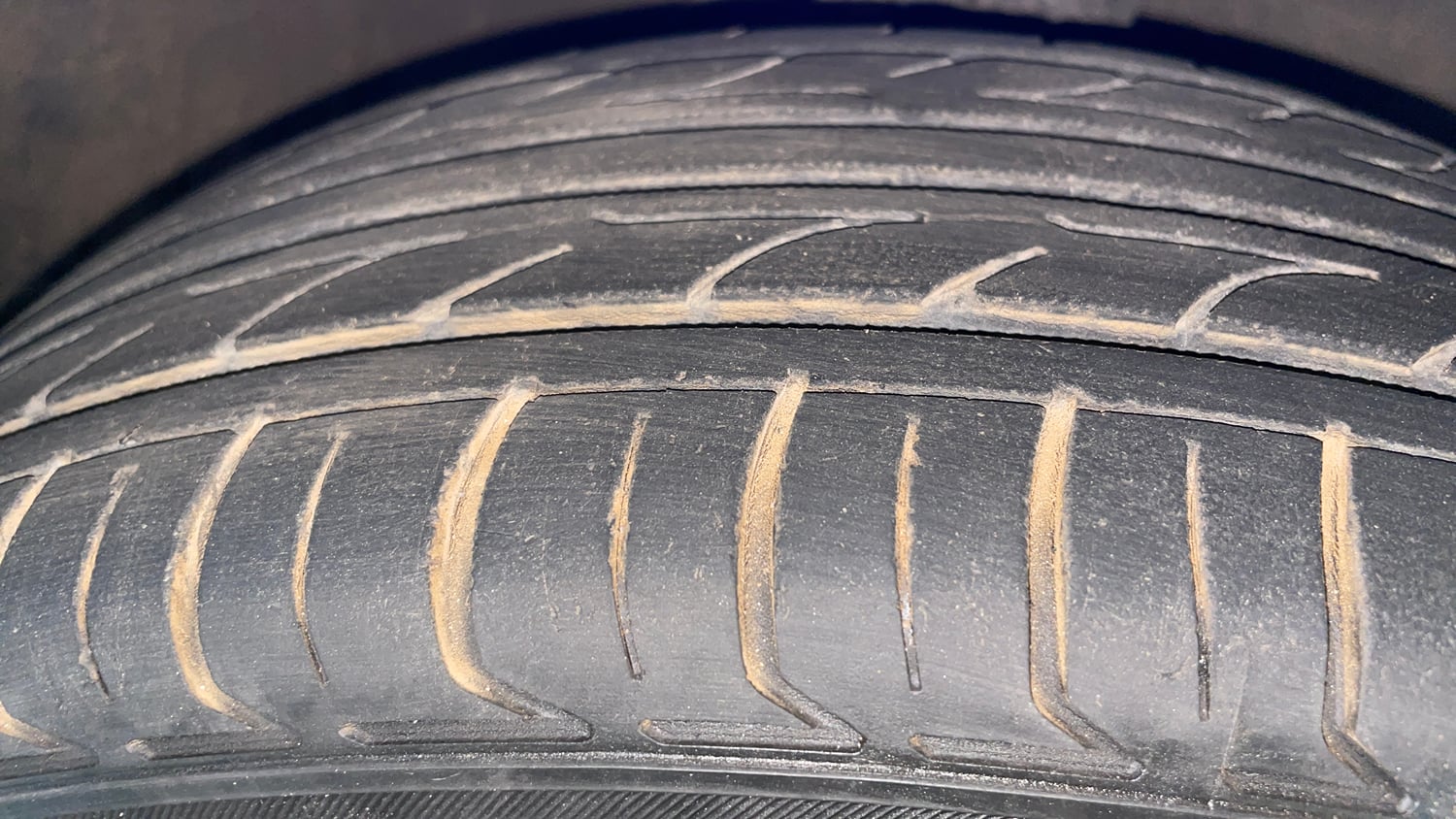 Used 2017 Hyundai Grand i10 Asta 1.2 Kappa VTVT Petrol Manual tyres RIGHT FRONT TYRE TREAD VIEW