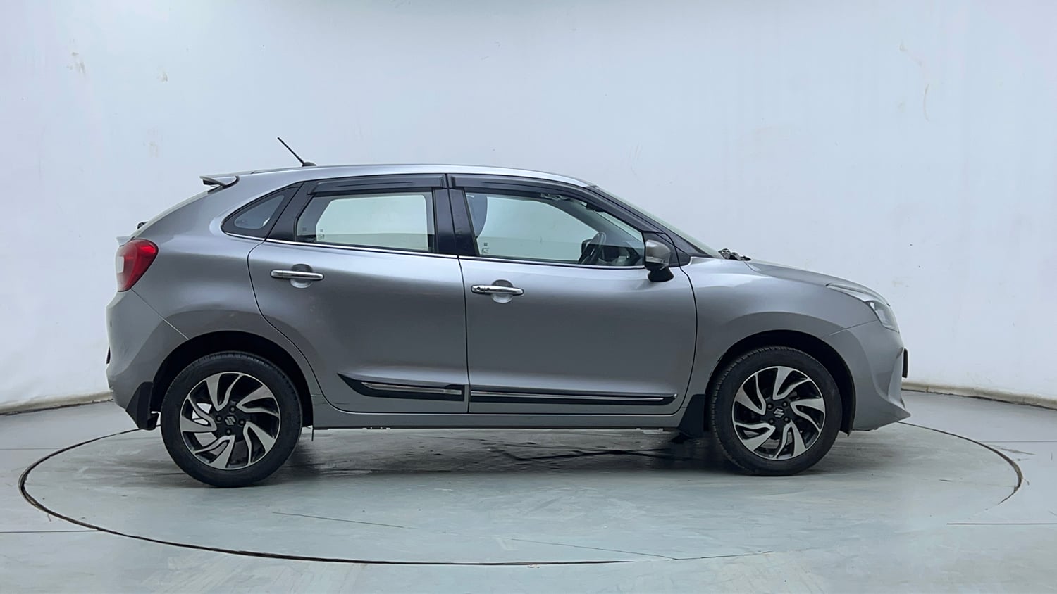 Used 2021 Maruti Suzuki Baleno Zeta Petrol Manual exterior RIGHT SIDE VIEW