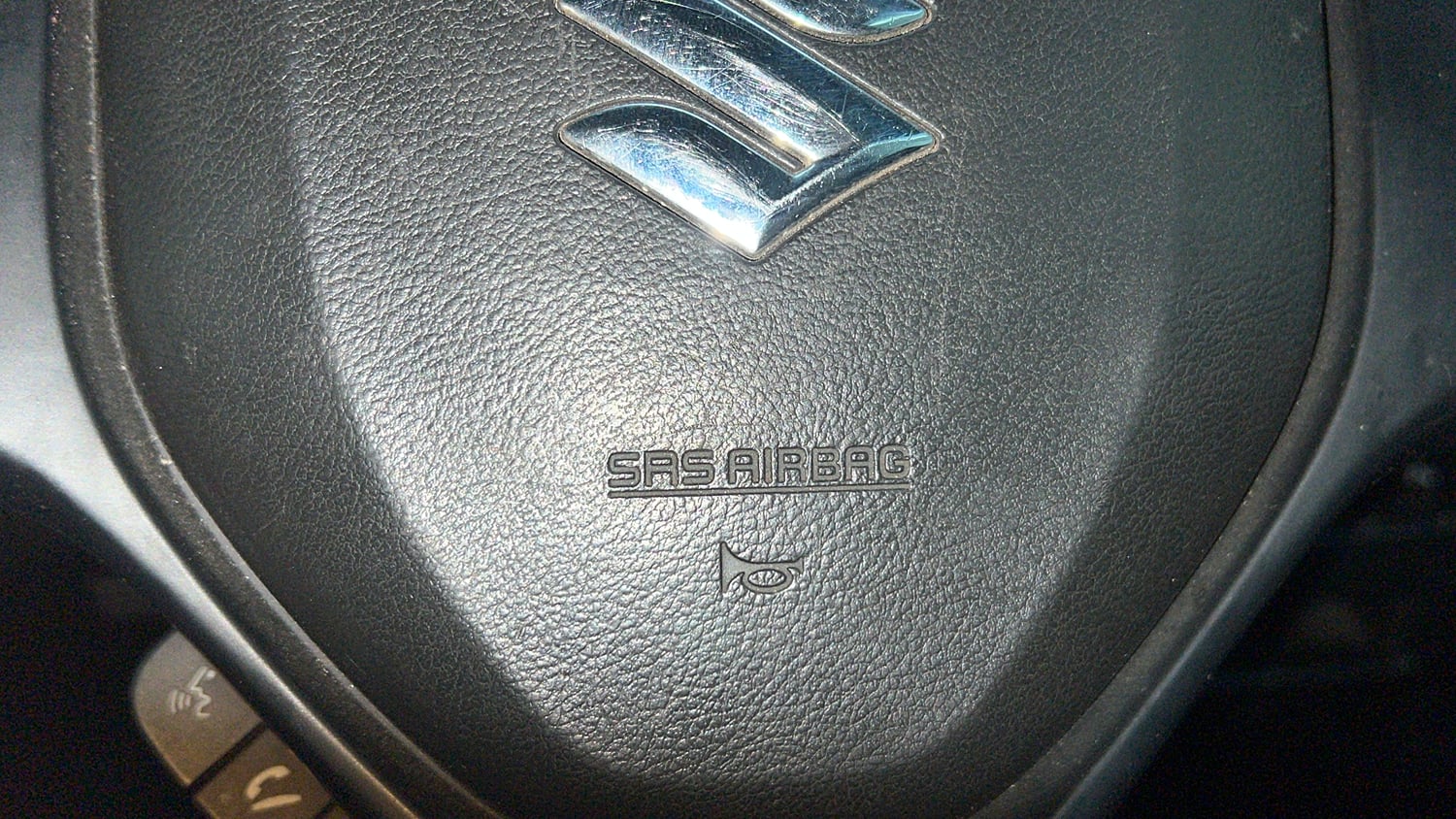 Used 2017 Maruti Suzuki Baleno Alpha 1.2 Petrol Manual top_features Airbags