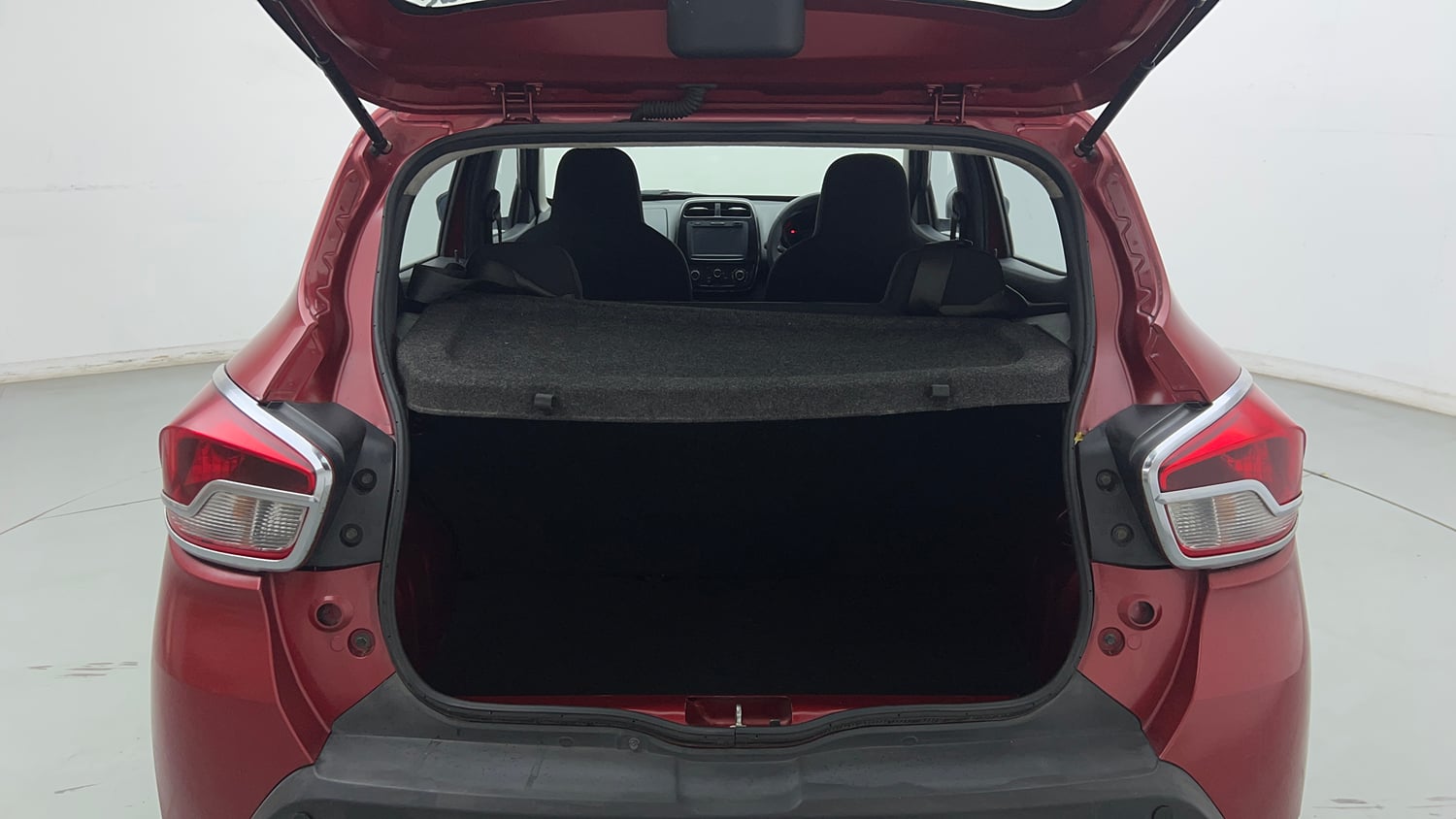 Used 2016 Renault Kwid 1.0 RXT Petrol Manual interior DICKY INSIDE VIEW