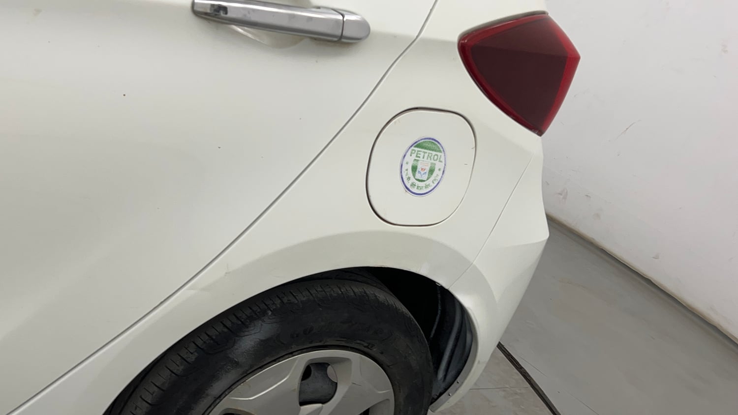 Used 2021 Tata Tiago XT Petrol Manual dents MINOR SCRATCH