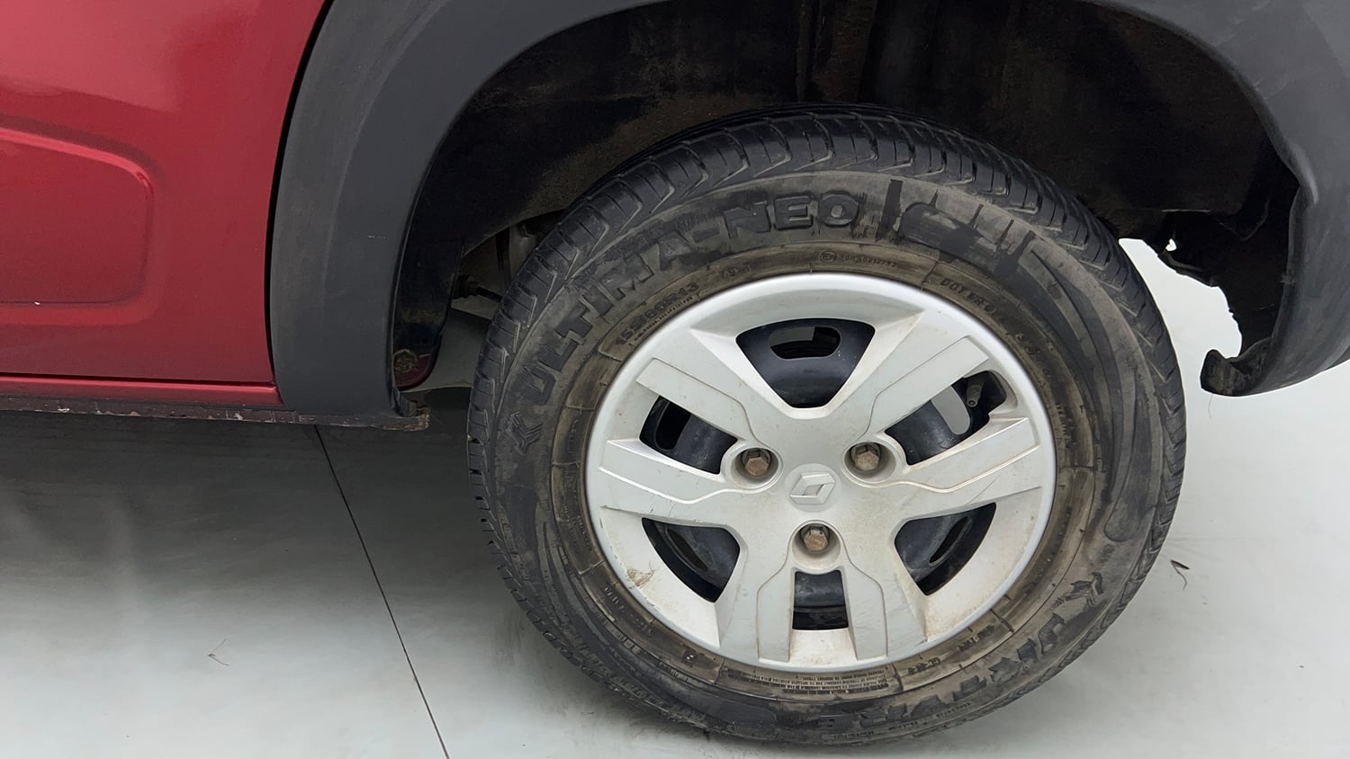 Used 2016 Renault Kwid 1.0 RXT Petrol Manual tyres LEFT REAR TYRE RIM VIEW
