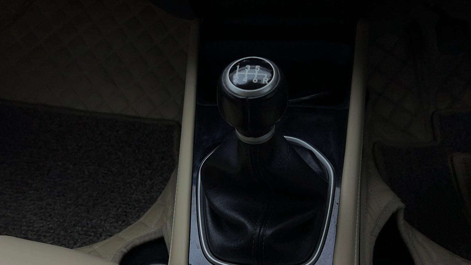 Used 2022 Honda City ZX Petrol Petrol Manual interior GEAR  KNOB VIEW
