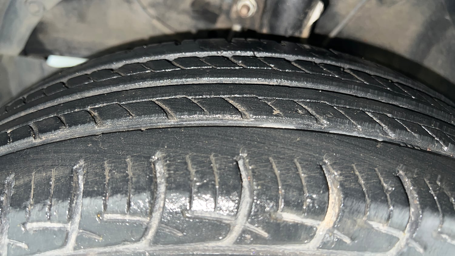 Used 2019 Maruti Suzuki Baleno Delta Petrol Manual tyres LEFT FRONT TYRE TREAD VIEW