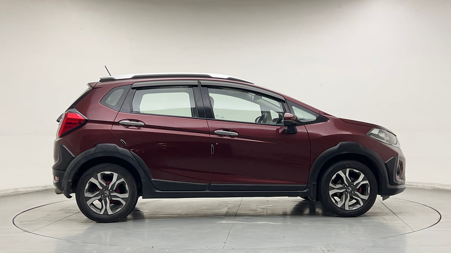 Used 2018 Honda WR-V VX MT Petrol Petrol Manual exterior RIGHT SIDE VIEW