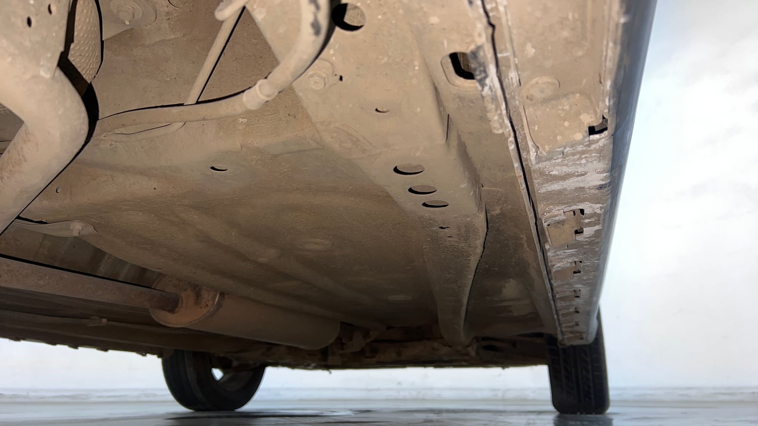 Used 2019 Maruti Suzuki Ignis Zeta 1.2 AMT Petrol Automatic extra REAR RIGHT UNDERBODY VIEW
