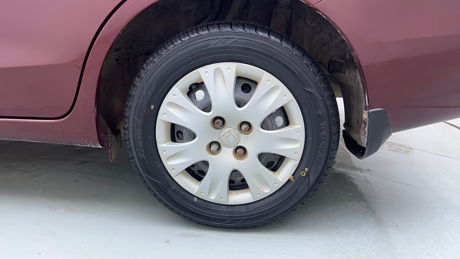 Used 2015 Honda Amaze 1.2 S i-VTEC Petrol Manual tyres LEFT REAR TYRE RIM VIEW
