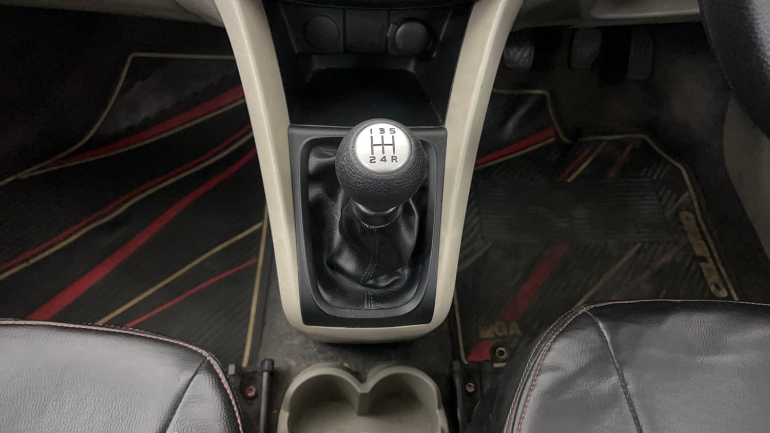 Used 2014 Maruti Suzuki Celerio VXi Petrol Manual interior GEAR  KNOB VIEW