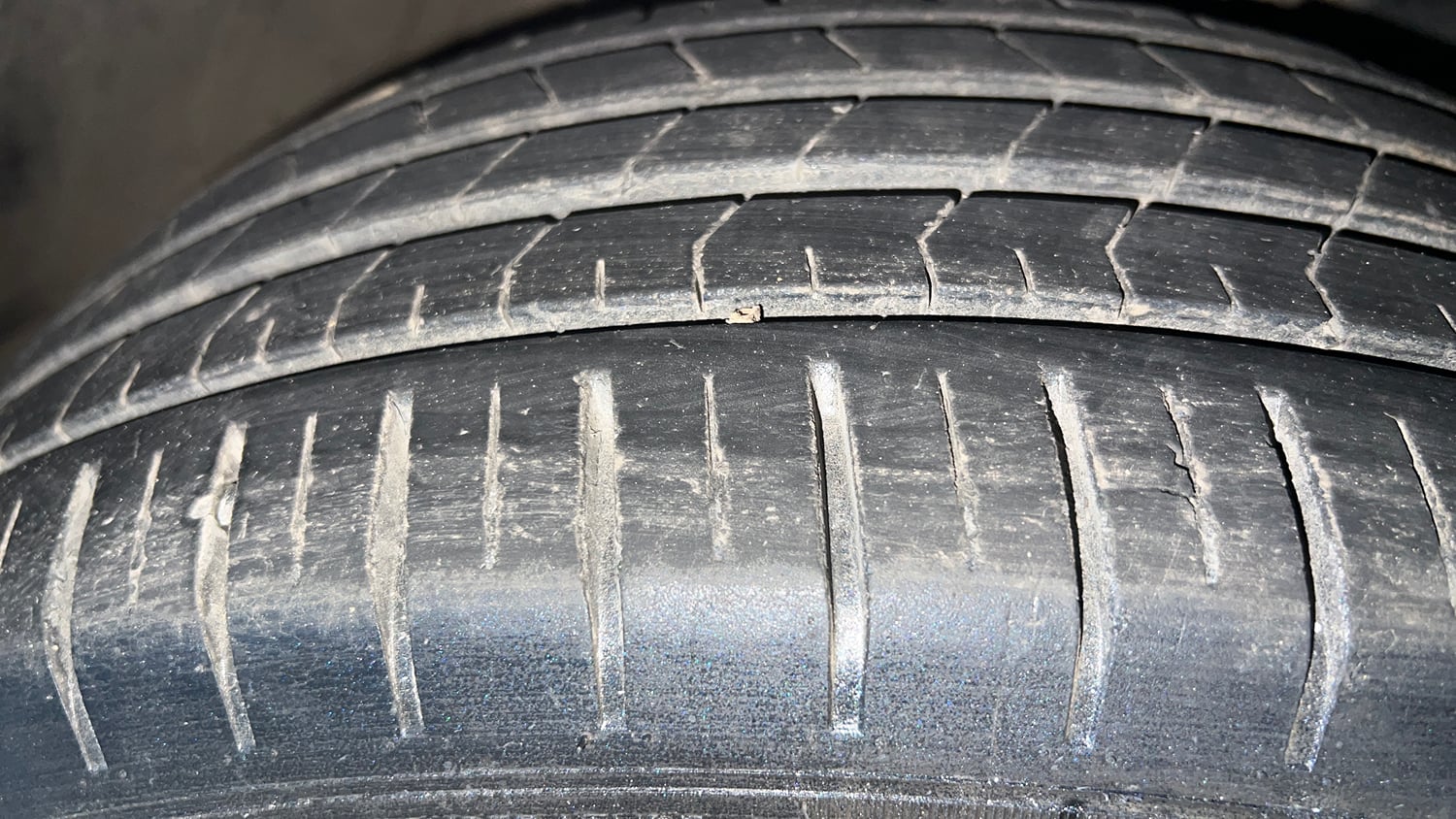 Used 2024 Maruti Suzuki Baleno Alpha AGS Petrol Automatic tyres RIGHT FRONT TYRE TREAD VIEW