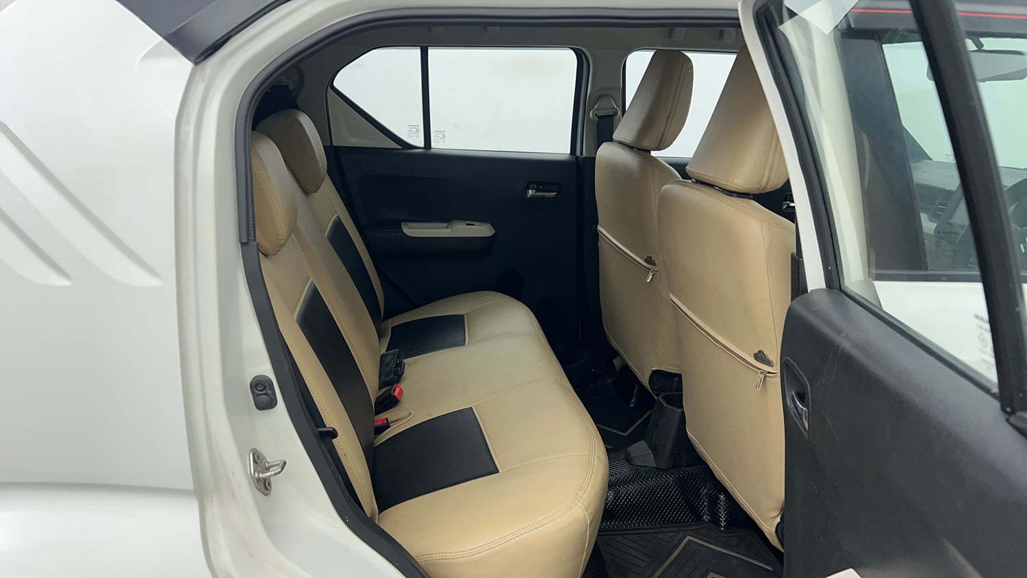 Used 2017 Maruti Suzuki Ignis Zeta 1.2 AMT Petrol Automatic interior RIGHT SIDE REAR DOOR CABIN VIEW