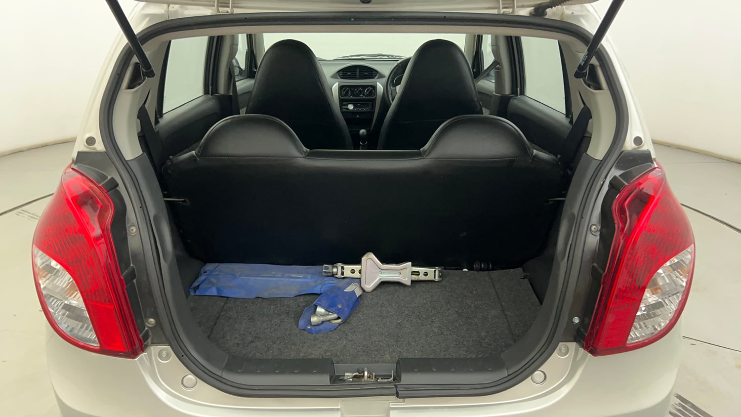 Used 2017 Maruti Suzuki Alto 800 LXi Petrol Manual interior DICKY INSIDE VIEW