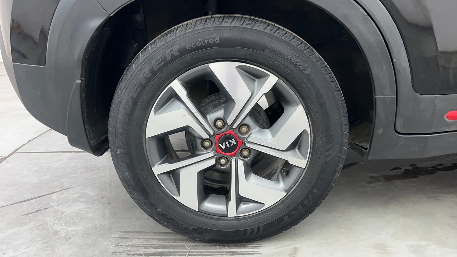 Used 2021 Kia Sonet GTX Plus 1.5 AT Diesel Automatic tyres RIGHT REAR TYRE RIM VIEW