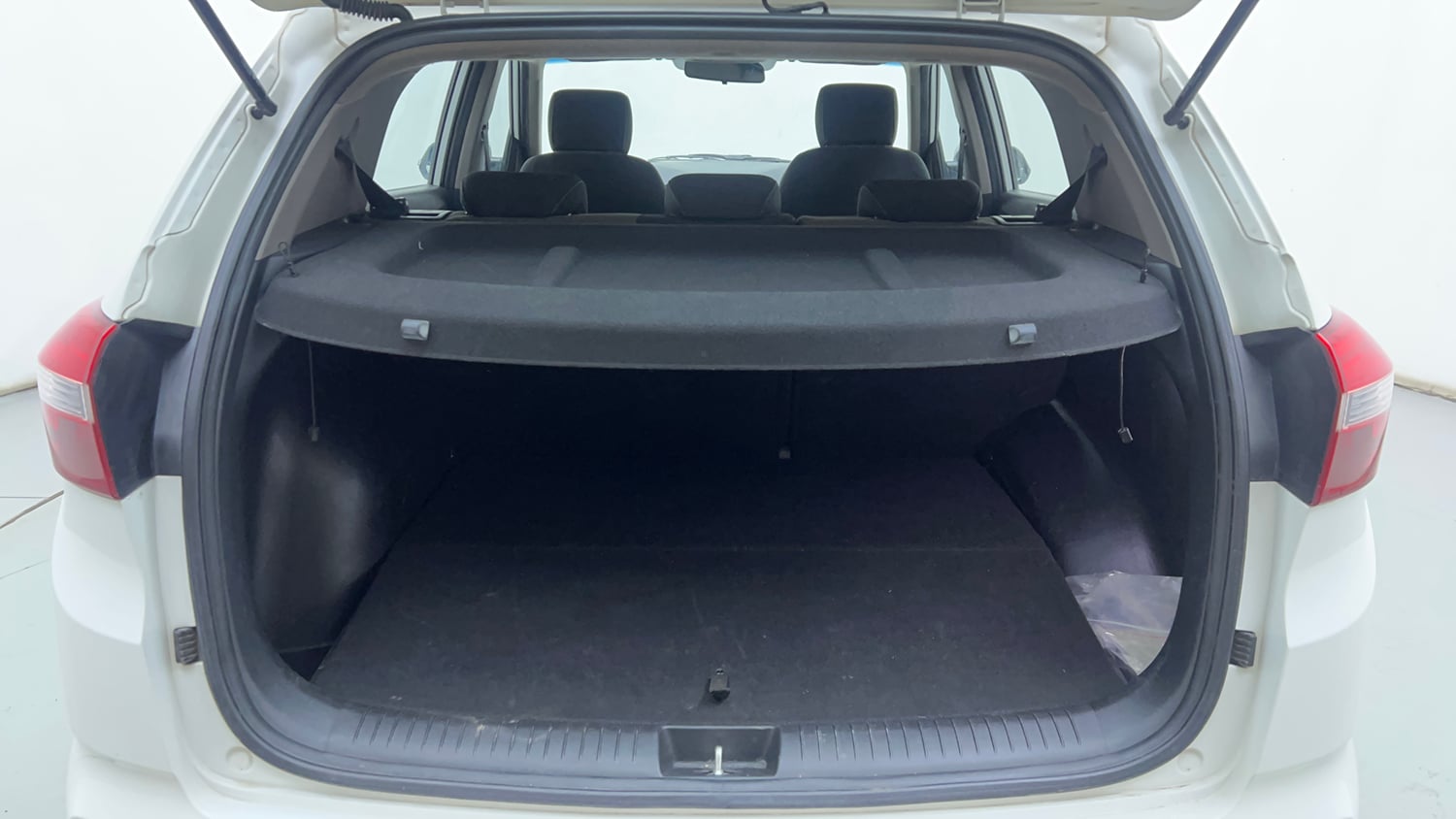 Used 2016 Hyundai Creta 1.6 SX Plus AT Petrol Petrol Automatic interior DICKY INSIDE VIEW