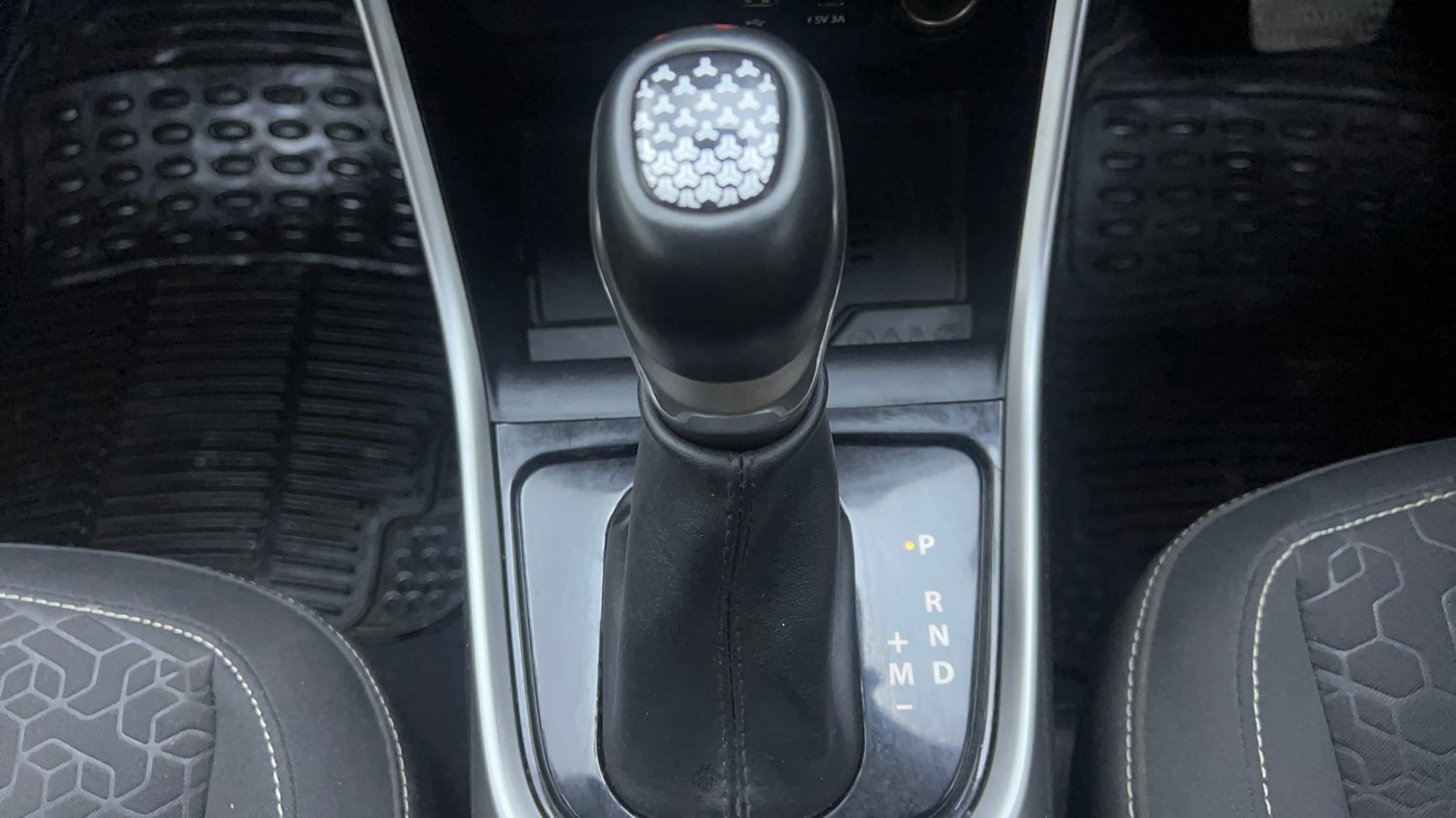 Used 2023 Tata Altroz XZA Plus (S) Petrol Automatic interior GEAR  KNOB VIEW