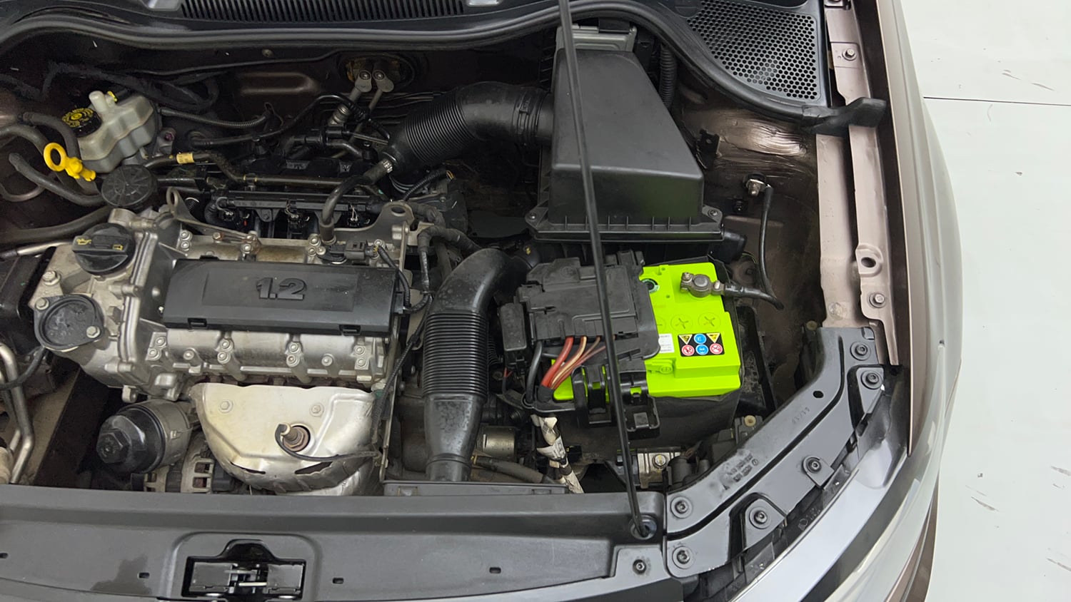 Used 2017 Volkswagen Ameo Highline1.2L (P) Petrol Manual engine ENGINE LEFT SIDE VIEW