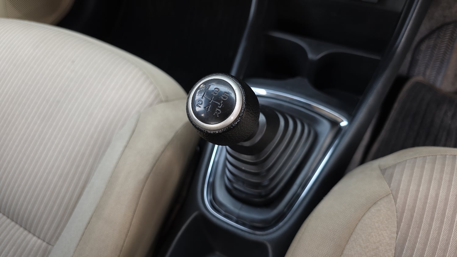 Used 2020 Honda Amaze 1.5 VX MT Diesel Diesel Manual interior GEAR  KNOB VIEW