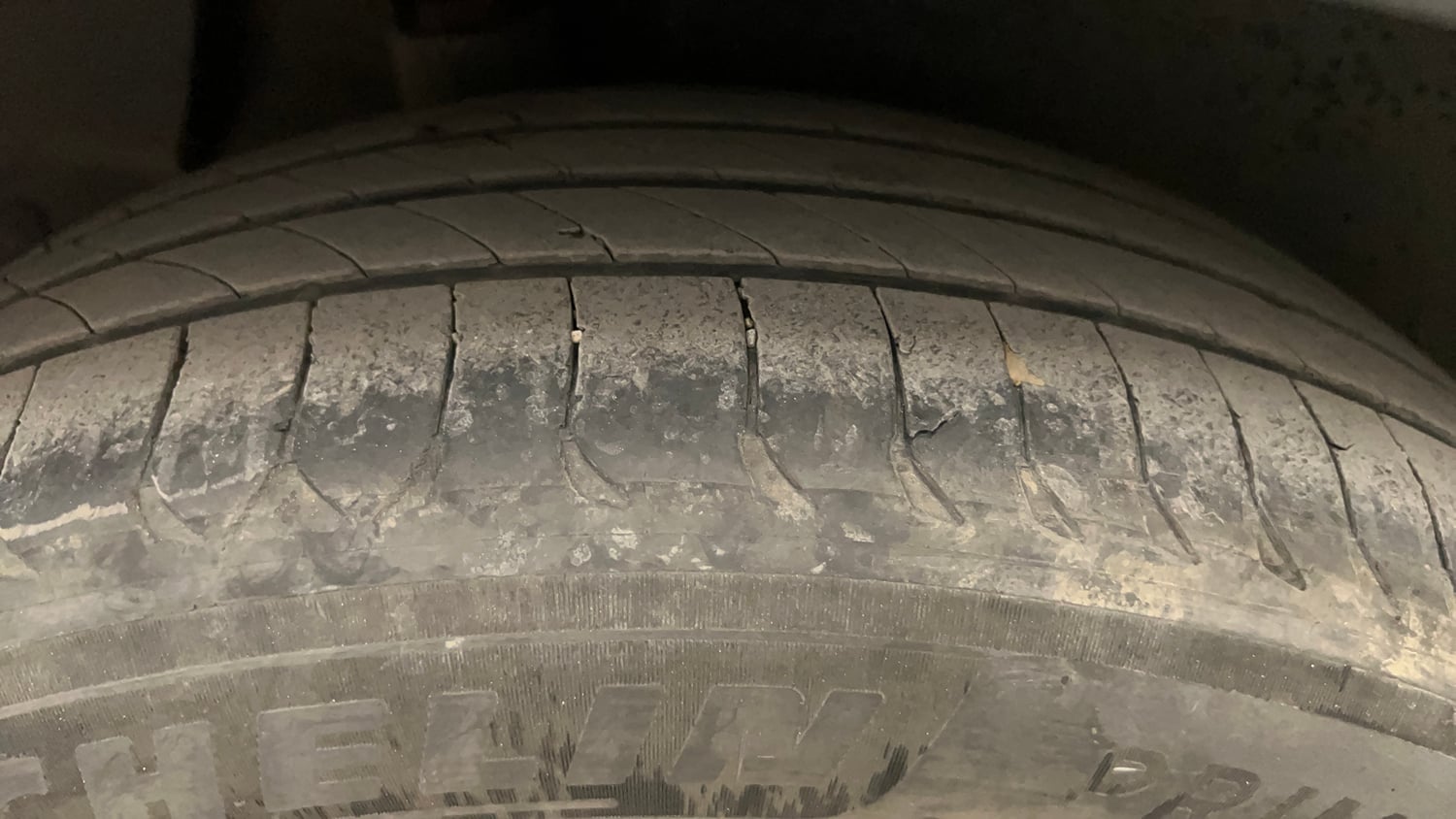 Used 2018 Hyundai Creta SX 1.6 AT CRDi Diesel Automatic tyres RIGHT REAR TYRE TREAD VIEW