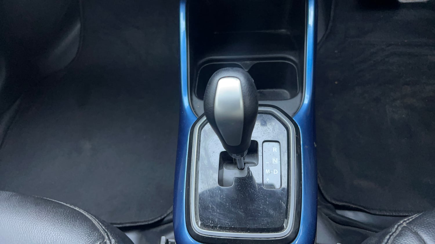 Used 2019 Maruti Suzuki Ignis Zeta 1.2 AMT Petrol Automatic interior GEAR  KNOB VIEW