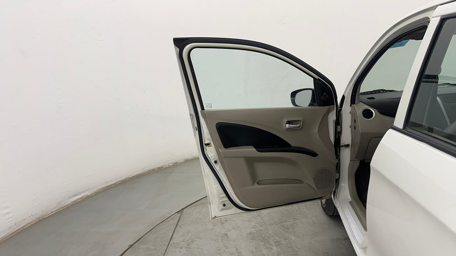 Used 2014 Maruti Suzuki Celerio VXi Petrol Manual interior LEFT FRONT DOOR OPEN VIEW