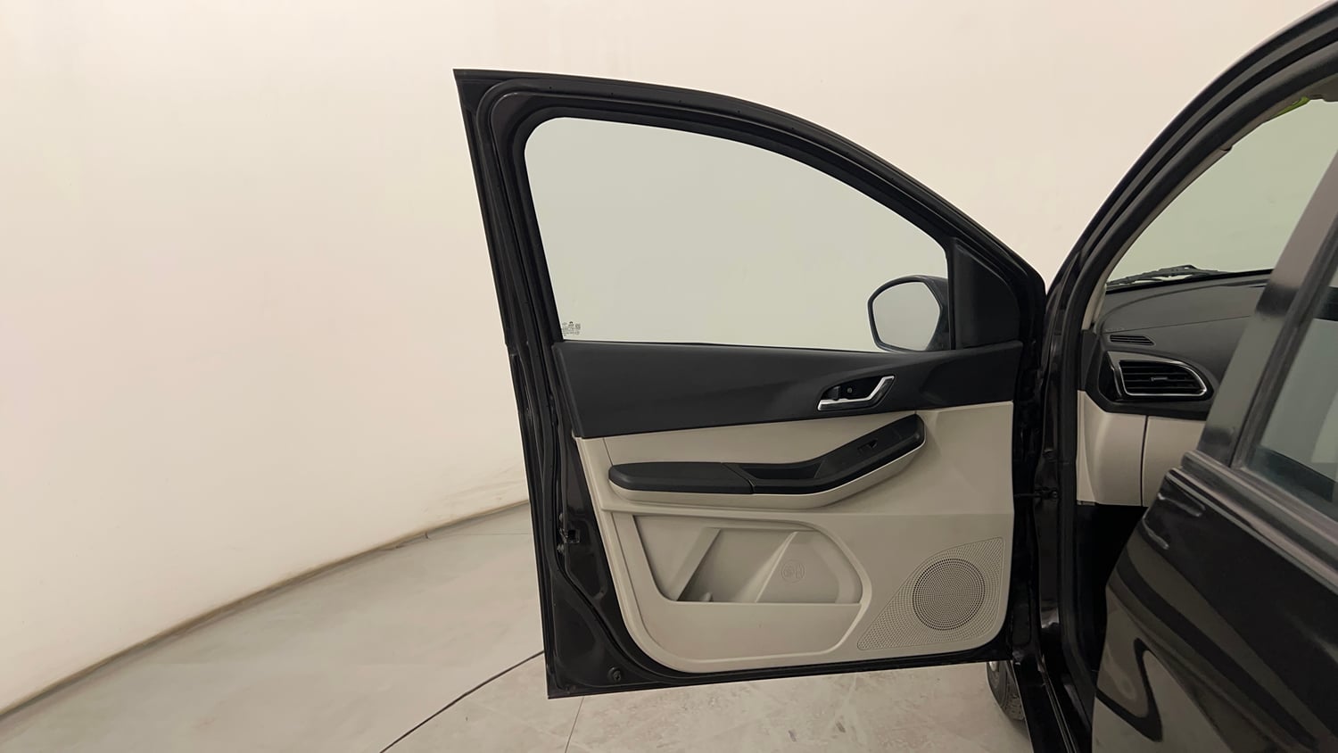 Used 2023 Tata Tiago XZ Plus CNG Cng Manual interior LEFT FRONT DOOR OPEN VIEW