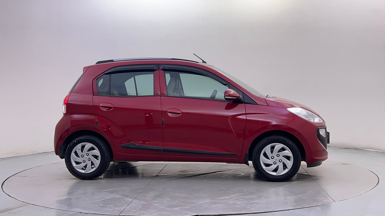 Used 2018 Hyundai Santro Asta Petrol Manual exterior RIGHT SIDE VIEW
