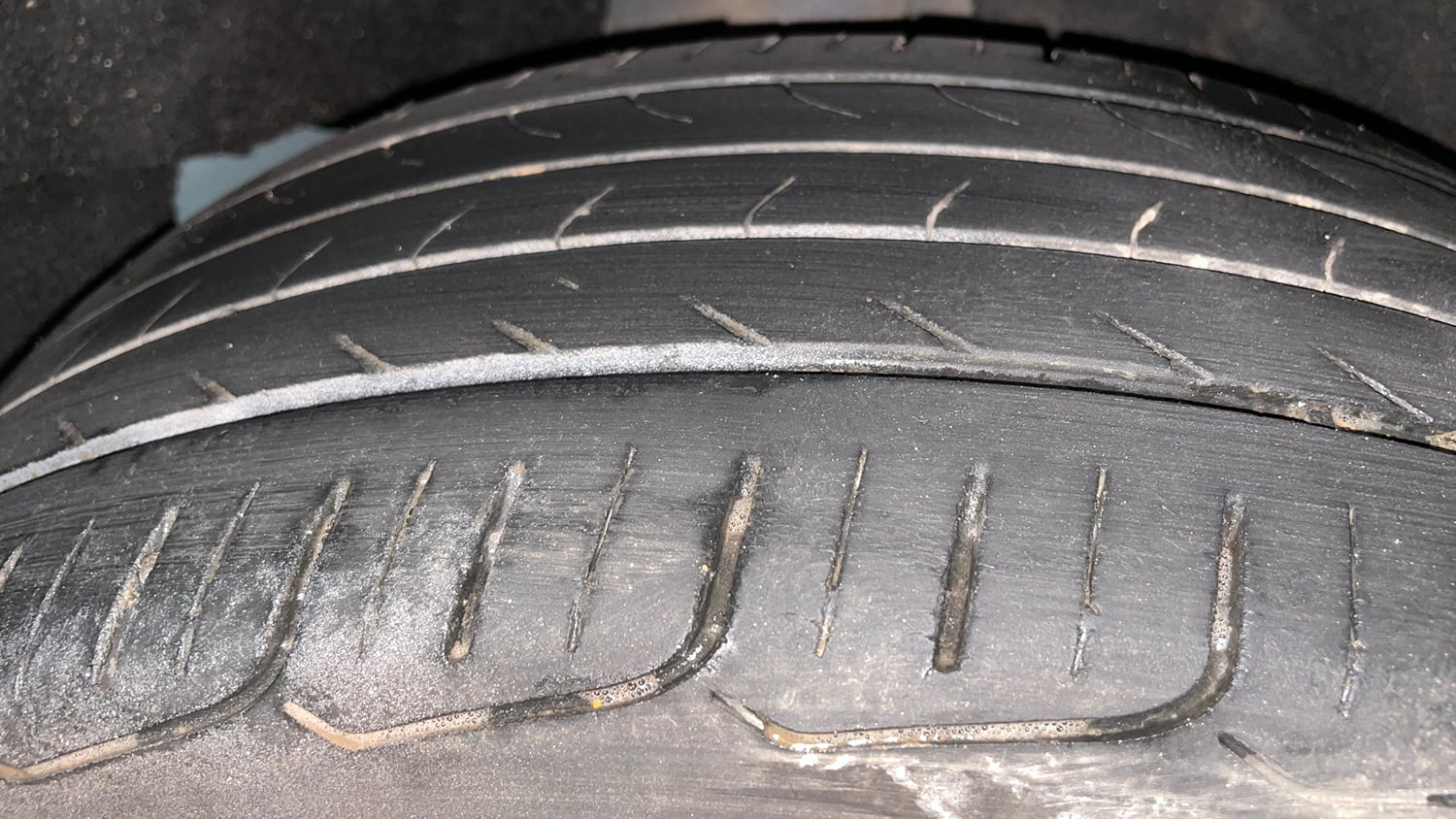 Used 2017 Maruti Suzuki Baleno Zeta 1.2 AT Petrol Automatic tyres RIGHT REAR TYRE TREAD VIEW