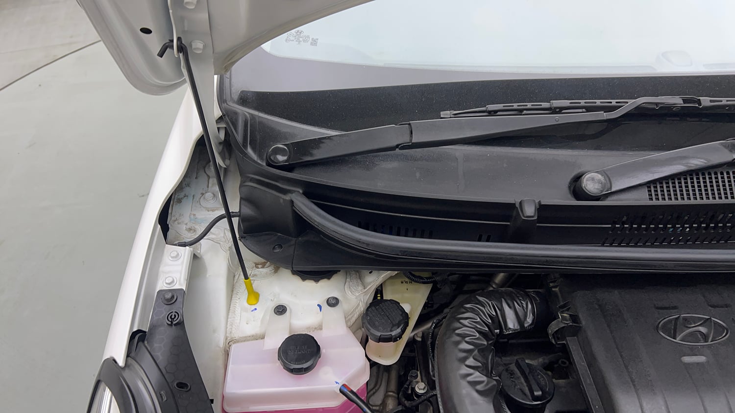 Used 2024 Hyundai Grand i10 Nios Sportz 1.2 Kappa VTVT Petrol Manual engine ENGINE RIGHT SIDE HINGE & APRON VIEW