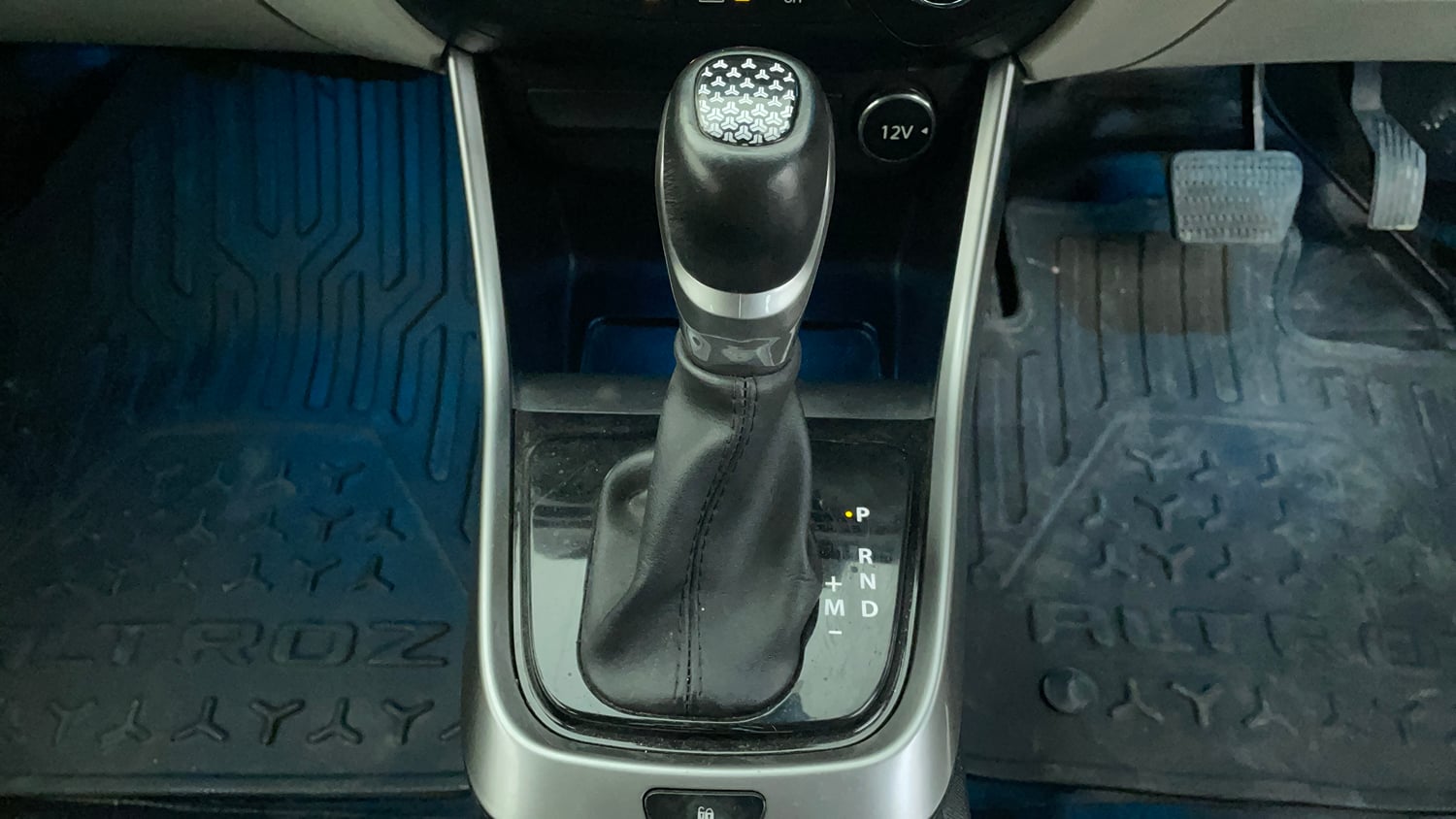 Used 2022 Tata Altroz XZA Petrol Petrol Automatic interior GEAR  KNOB VIEW