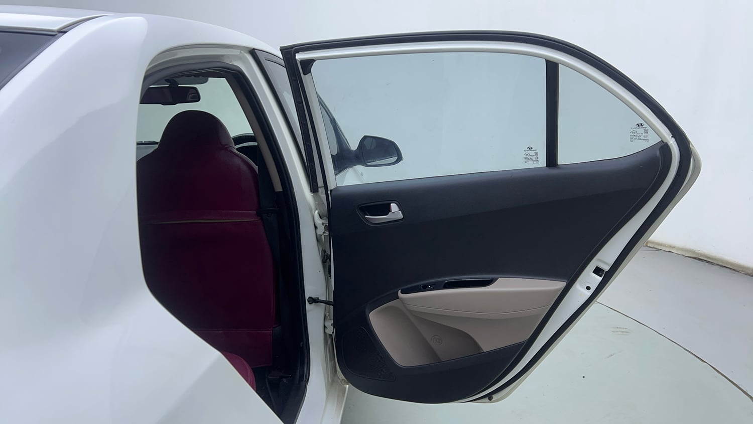 Used 2015 Hyundai Xcent SX 1.2 Petrol Manual interior RIGHT REAR DOOR OPEN VIEW