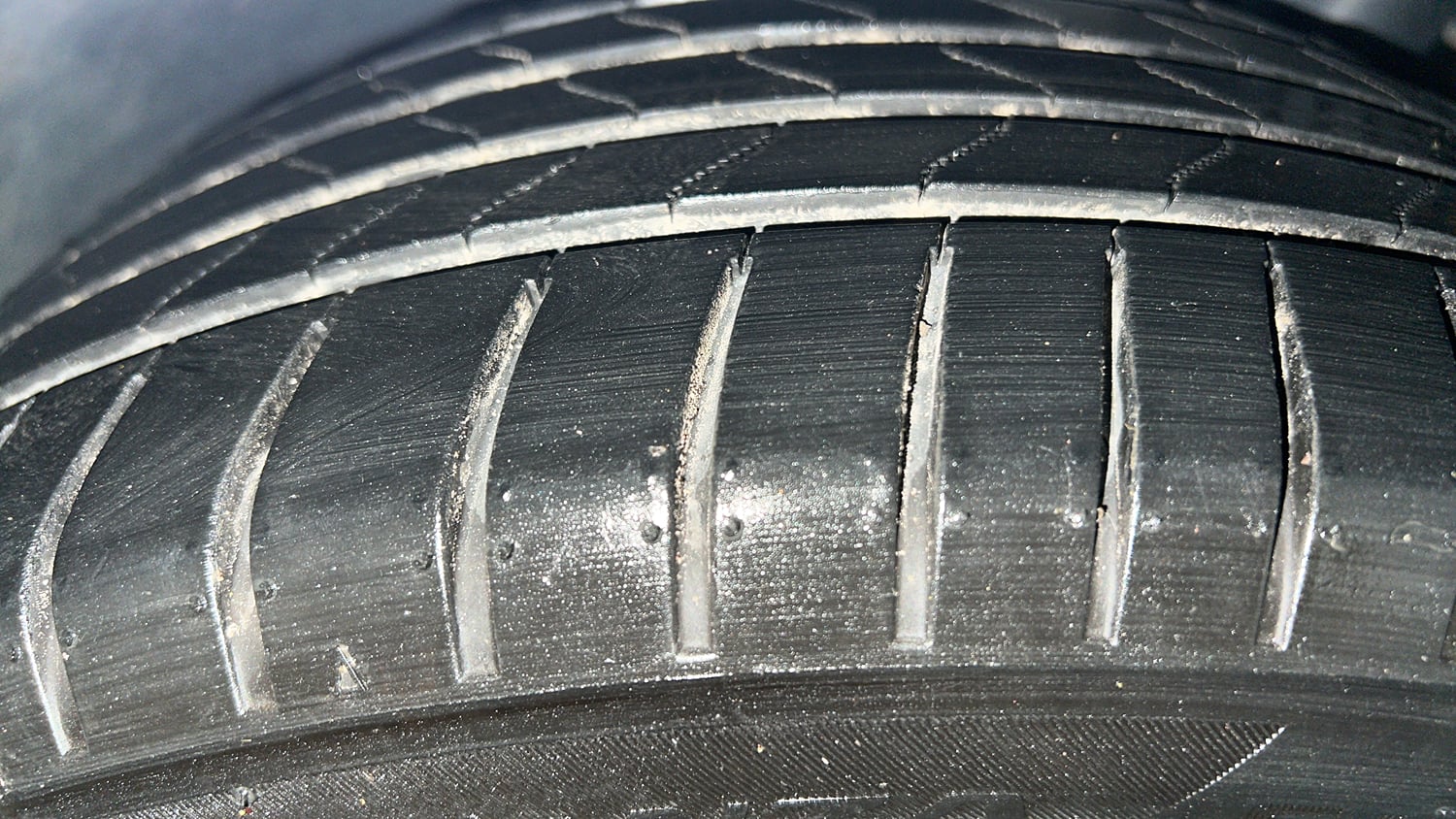 Used 2021 Skoda Rapid Ambition Petrol Manual tyres LEFT FRONT TYRE TREAD VIEW