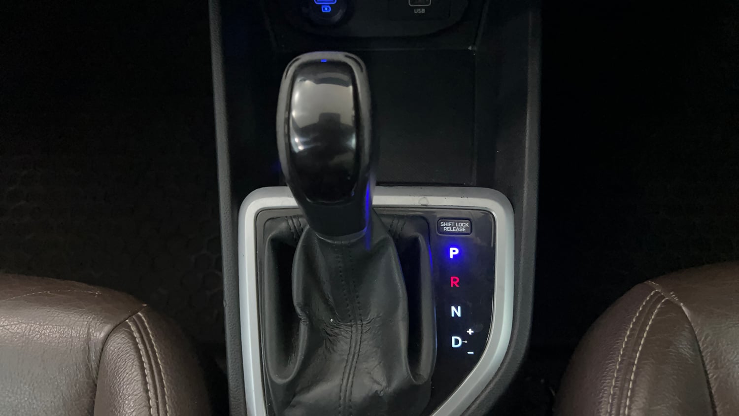 Used 2018 Hyundai Creta SX 1.6 AT CRDi Diesel Automatic interior GEAR  KNOB VIEW