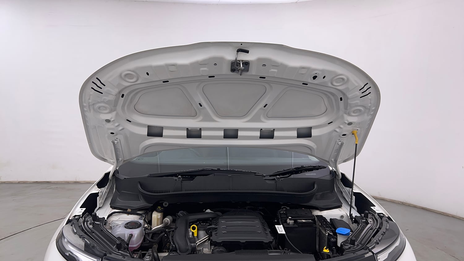 Used 2026 Skoda Kylaq Prestige+ 1.0 TSI MT Petrol Manual engine ENGINE & BONNET OPEN FRONT VIEW