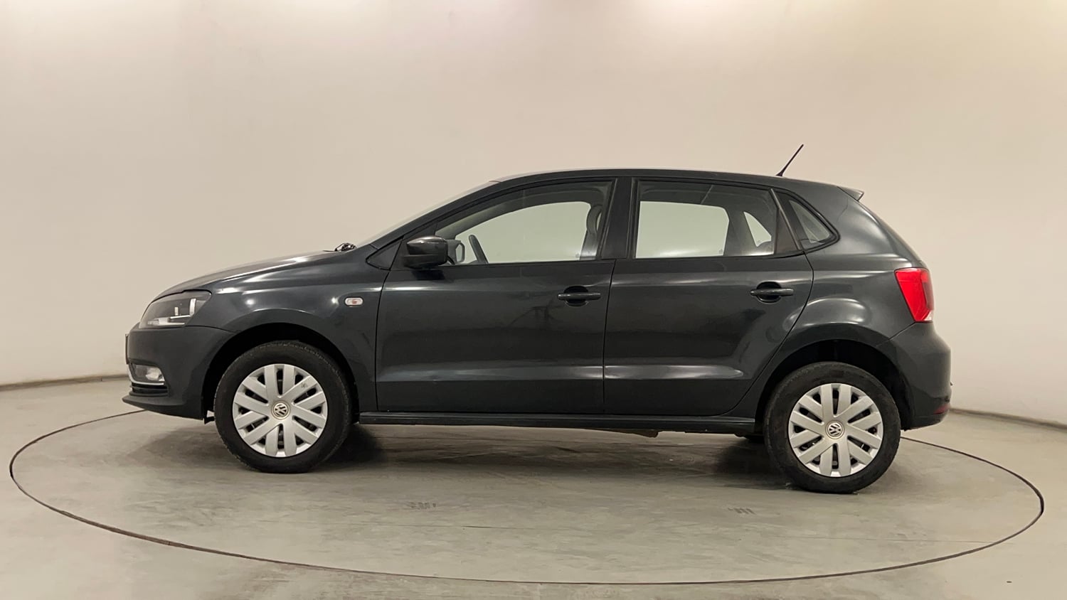 Used 2014 Volkswagen Polo Comfortline 1.2L (P) Petrol Manual exterior LEFT SIDE VIEW
