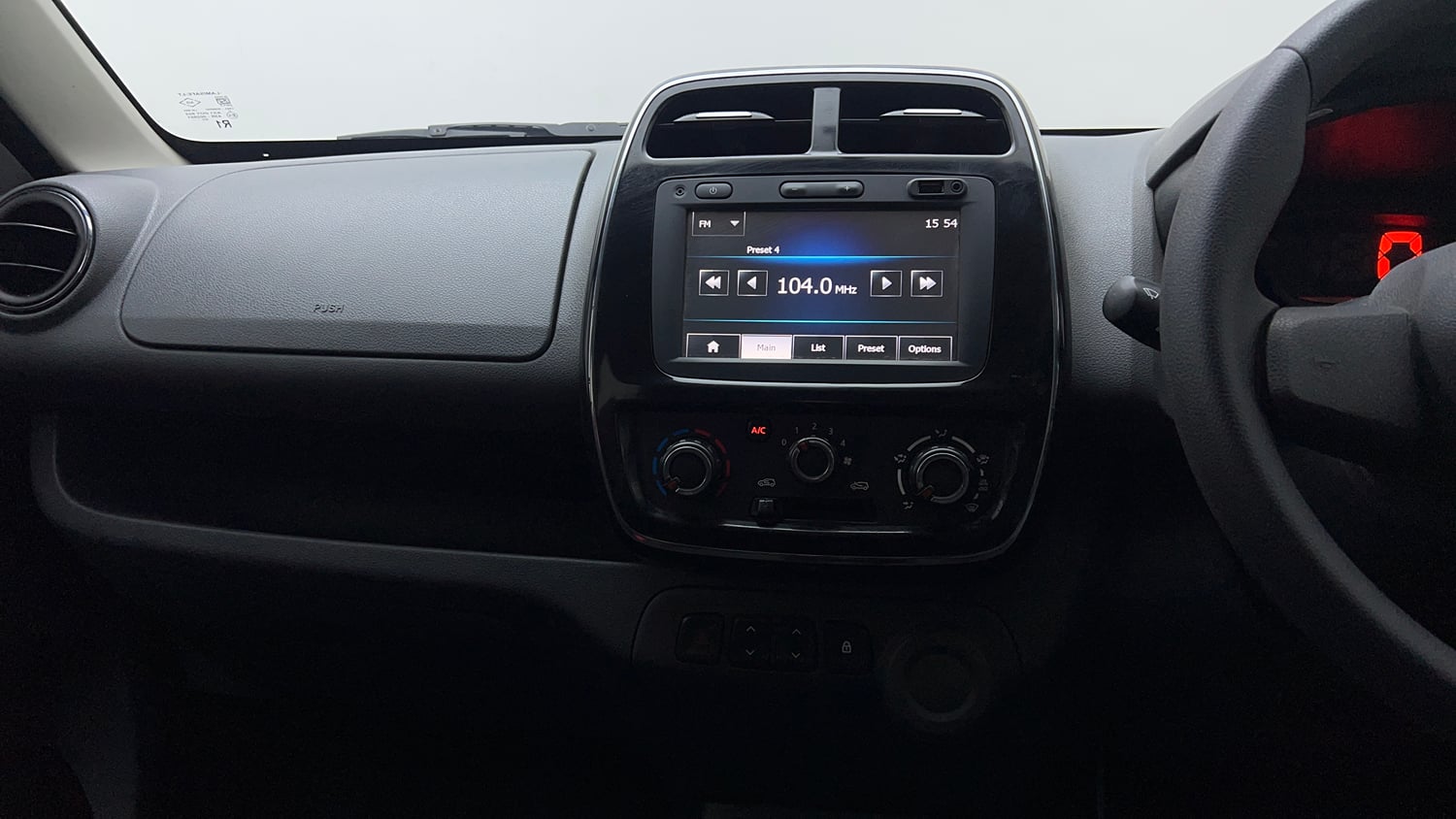 Used 2016 Renault Kwid 1.0 RXT Petrol Manual interior MUSIC SYSTEM & AC CONTROL VIEW