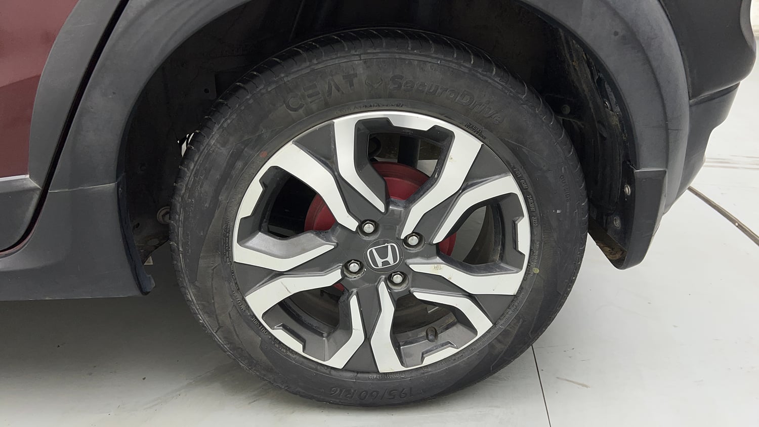 Used 2018 Honda WR-V VX MT Petrol Petrol Manual tyres LEFT REAR TYRE RIM VIEW