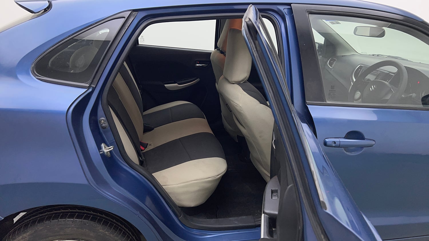 Used 2018 Maruti Suzuki Baleno Delta 1.2 Petrol Manual interior RIGHT SIDE REAR DOOR CABIN VIEW