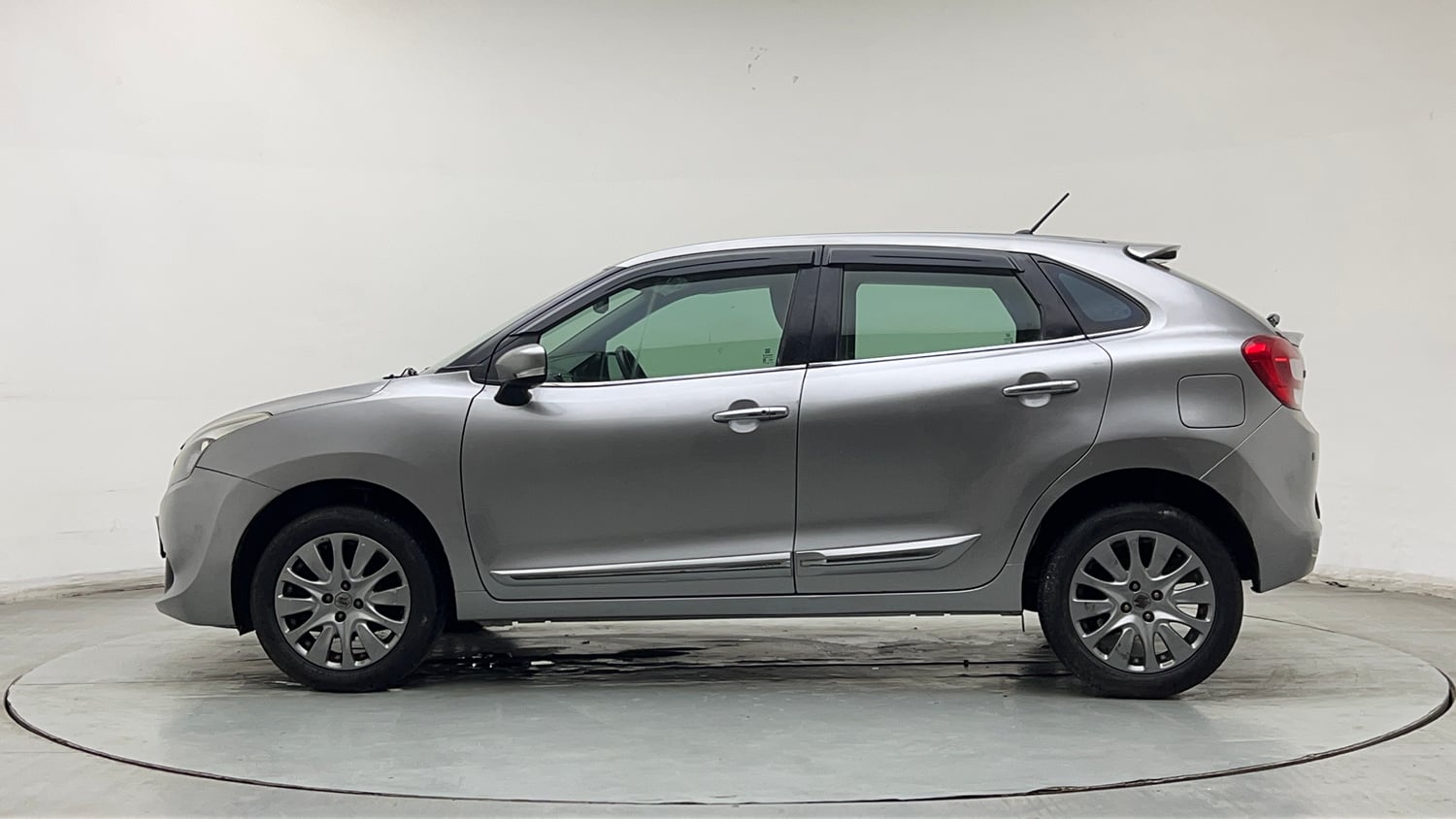 Used 2017 Maruti Suzuki Baleno Alpha 1.2 Petrol Manual exterior LEFT SIDE VIEW