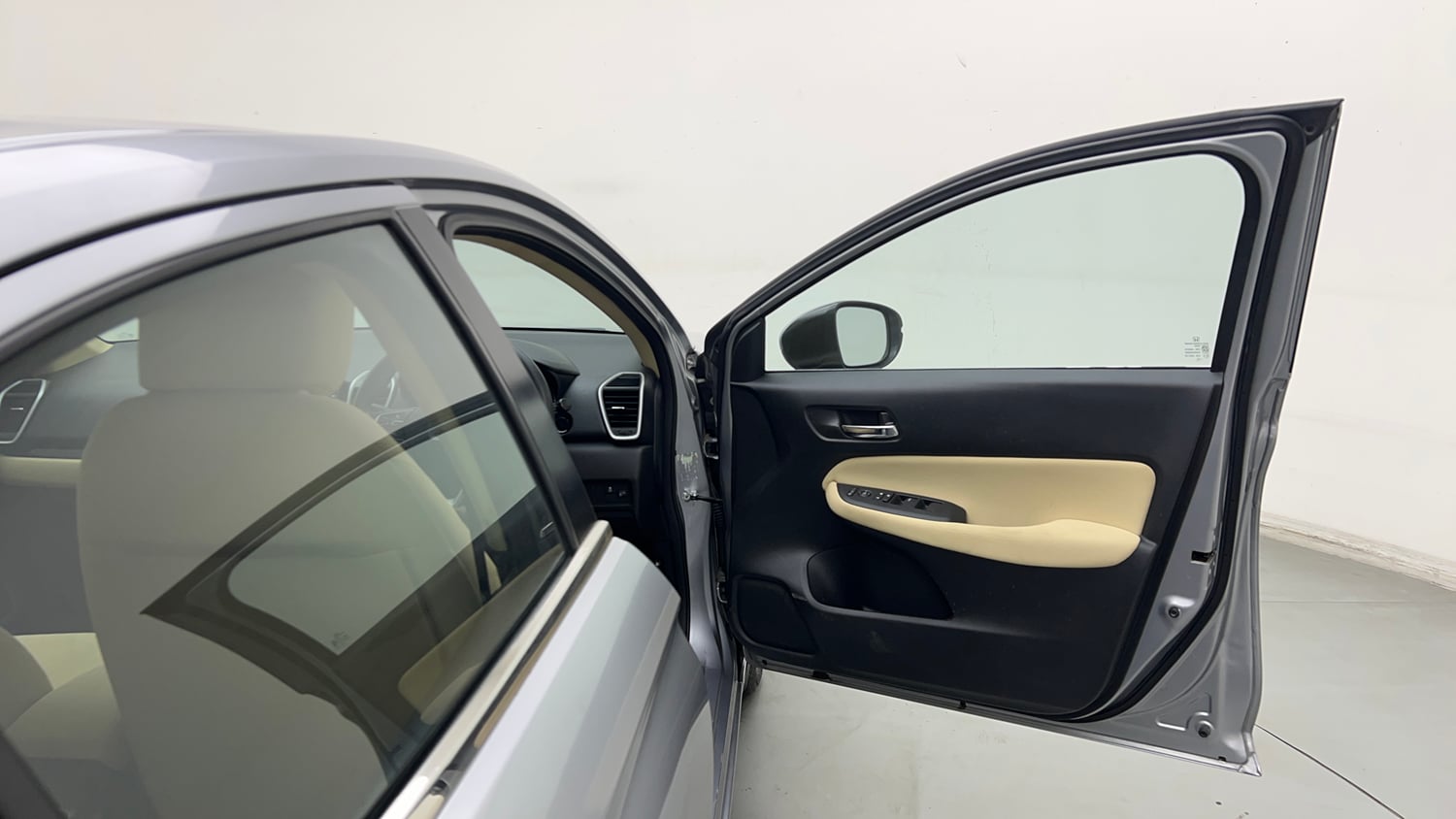 Used 2023 Honda City V Petrol CVT Petrol Automatic interior RIGHT FRONT DOOR OPEN VIEW