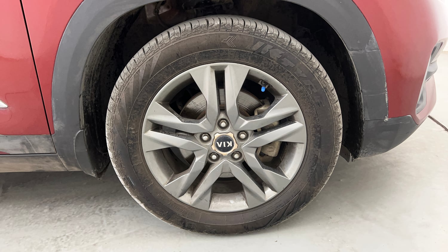 Used 2021 kia Seltos HTX IVT 1.5 Petrol Automatic tyres RIGHT FRONT TYRE RIM VIEW