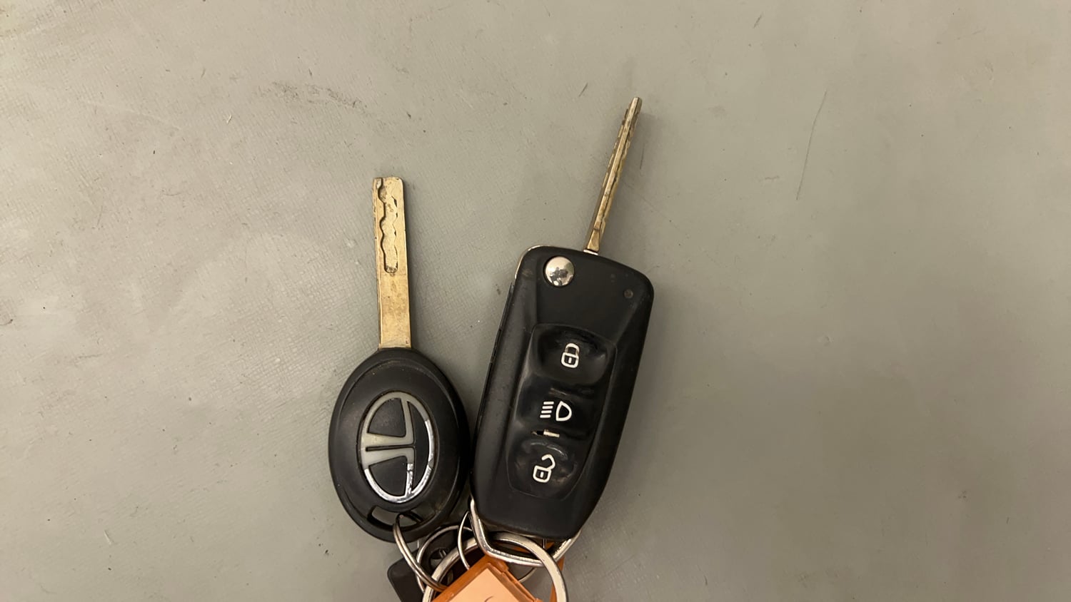 Used 2023 Tata Tiago XZ Plus CNG Cng Manual extra CAR KEY VIEW