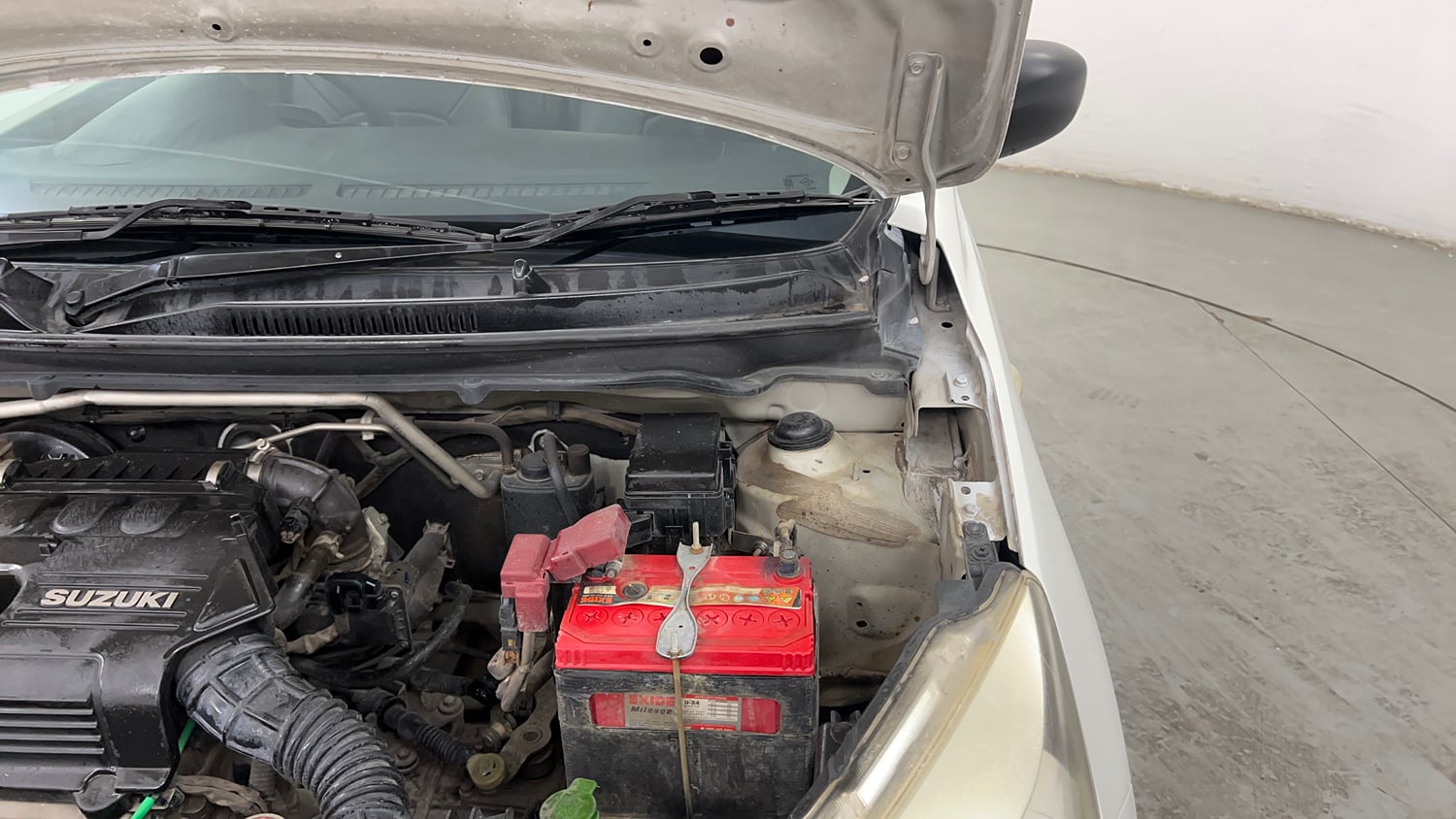 Used 2014 Maruti Suzuki Celerio VXi Petrol Manual engine ENGINE LEFT SIDE HINGE & APRON VIEW