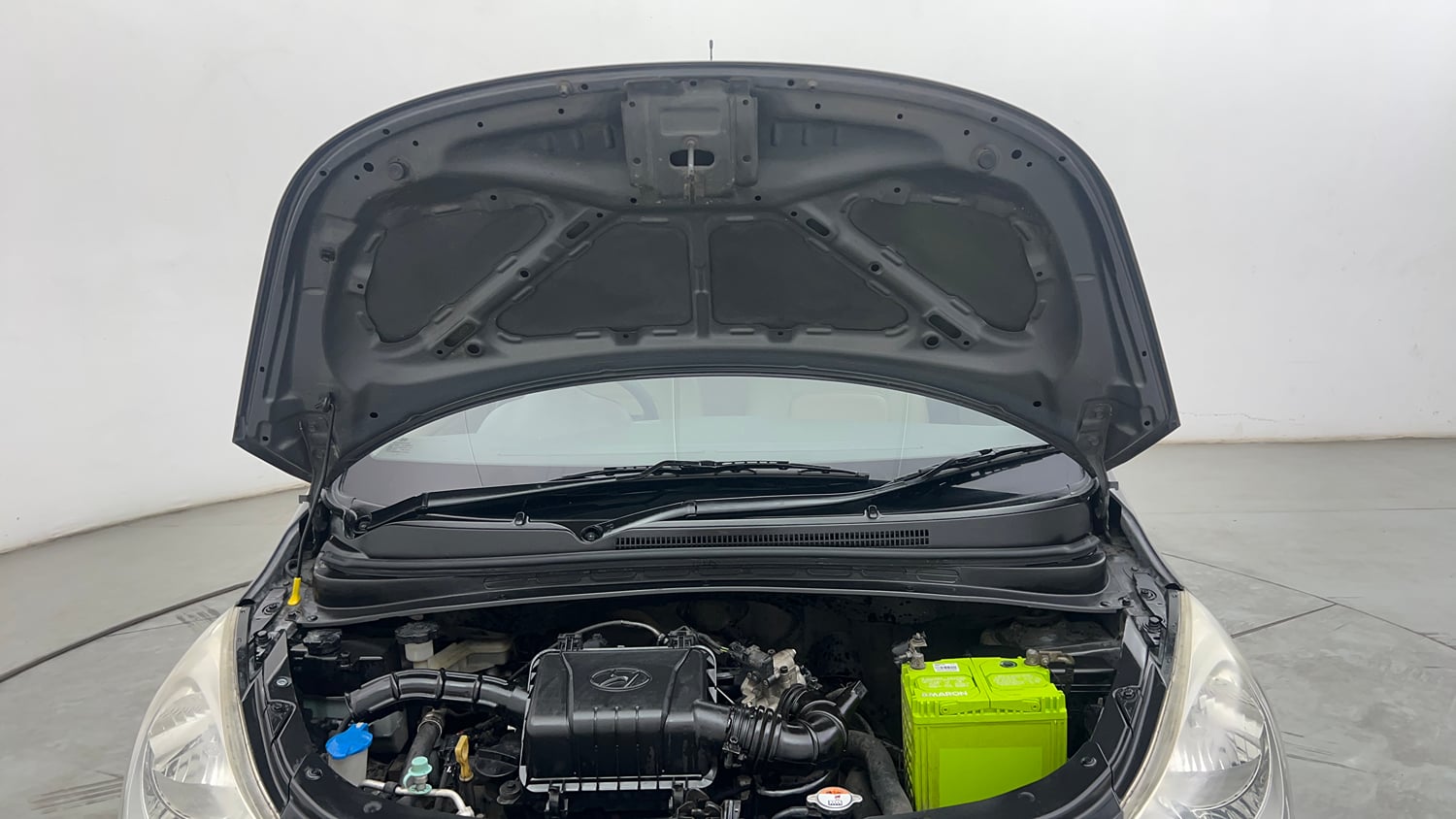 Used 2016 Hyundai i10 Magna 1.1 iRDE2 Petrol Manual engine ENGINE & BONNET OPEN FRONT VIEW