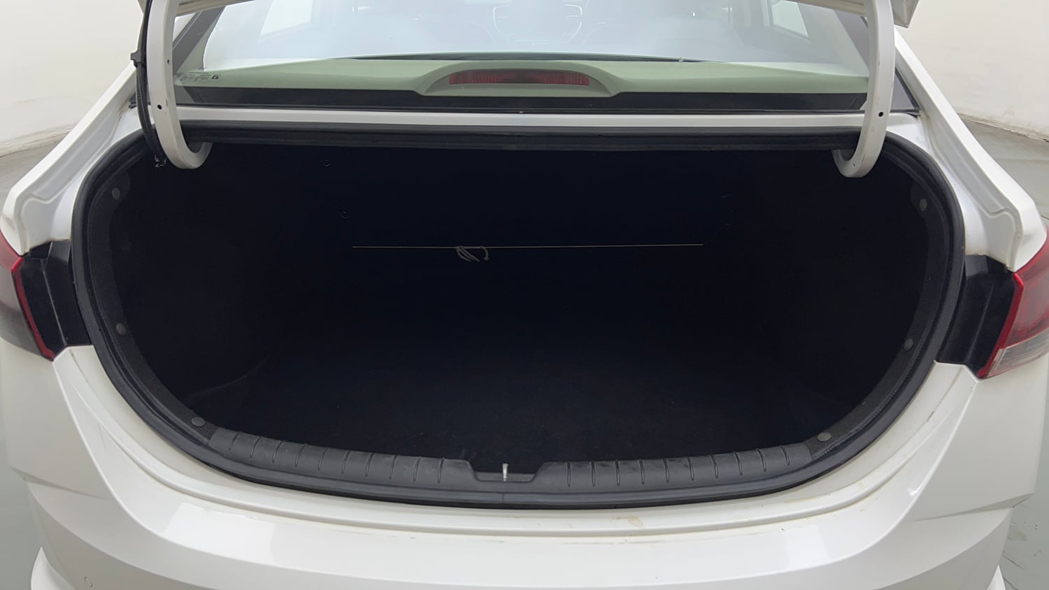 Used 2022 Hyundai Verna S Plus 1.5 VTVT Petrol Manual interior DICKY INSIDE VIEW