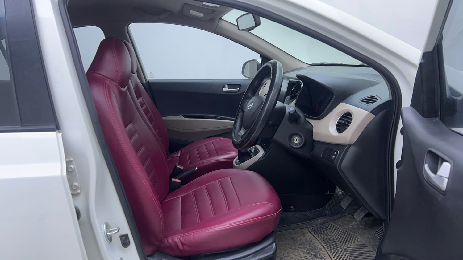 Used 2015 Hyundai Xcent SX 1.2 Petrol Manual interior RIGHT SIDE FRONT DOOR CABIN VIEW