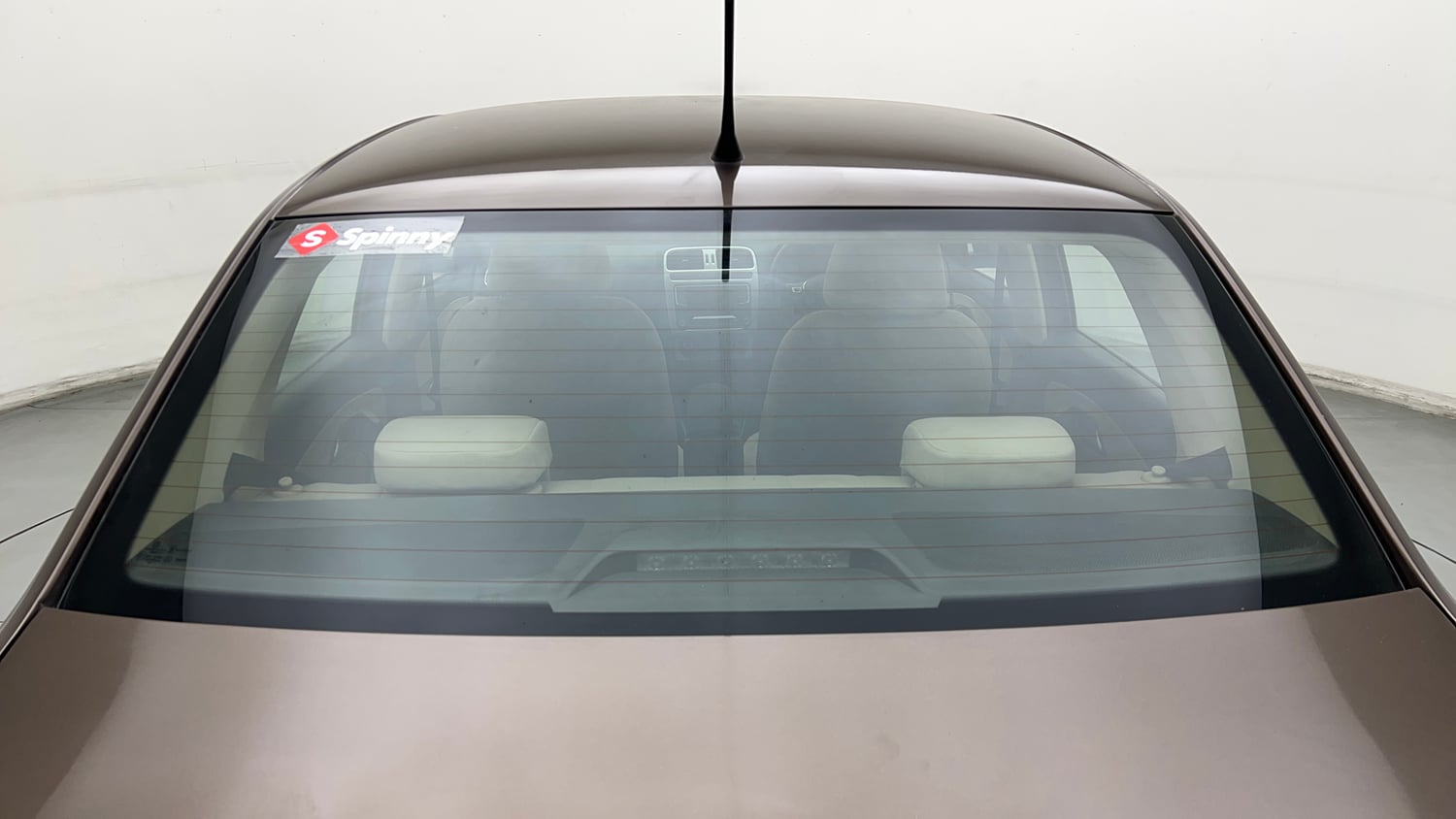 Used 2017 Volkswagen Ameo Highline1.2L (P) Petrol Manual exterior BACK WINDSHIELD VIEW